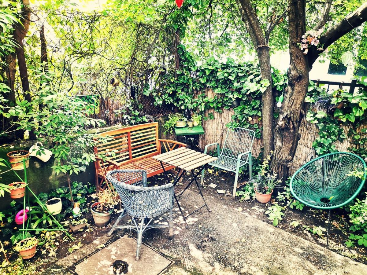 Flat In Historic Villa With Your Own Private Garden, Near City Park Boedapest Buitenkant foto