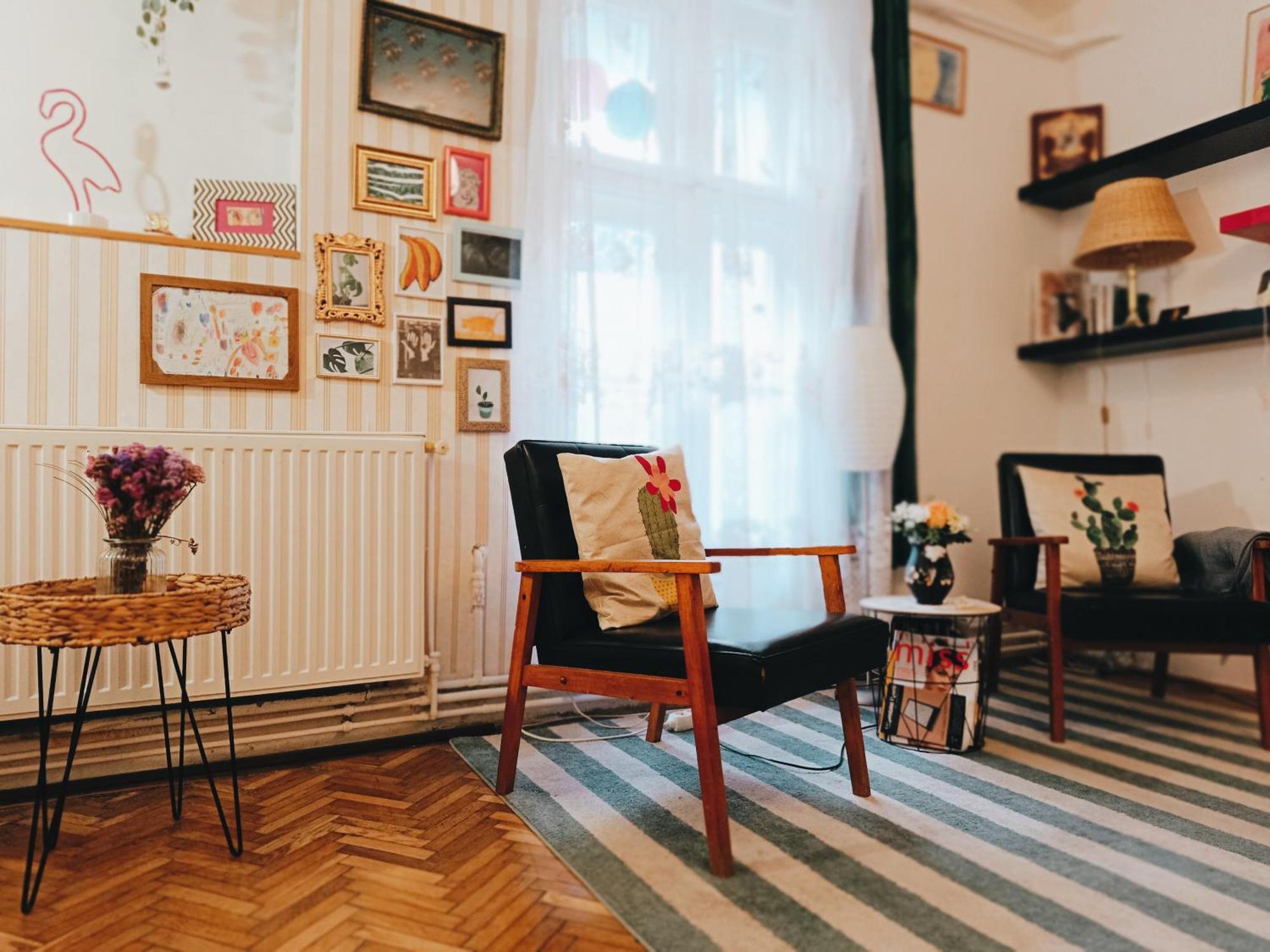 Flat In Historic Villa With Your Own Private Garden, Near City Park Boedapest Buitenkant foto