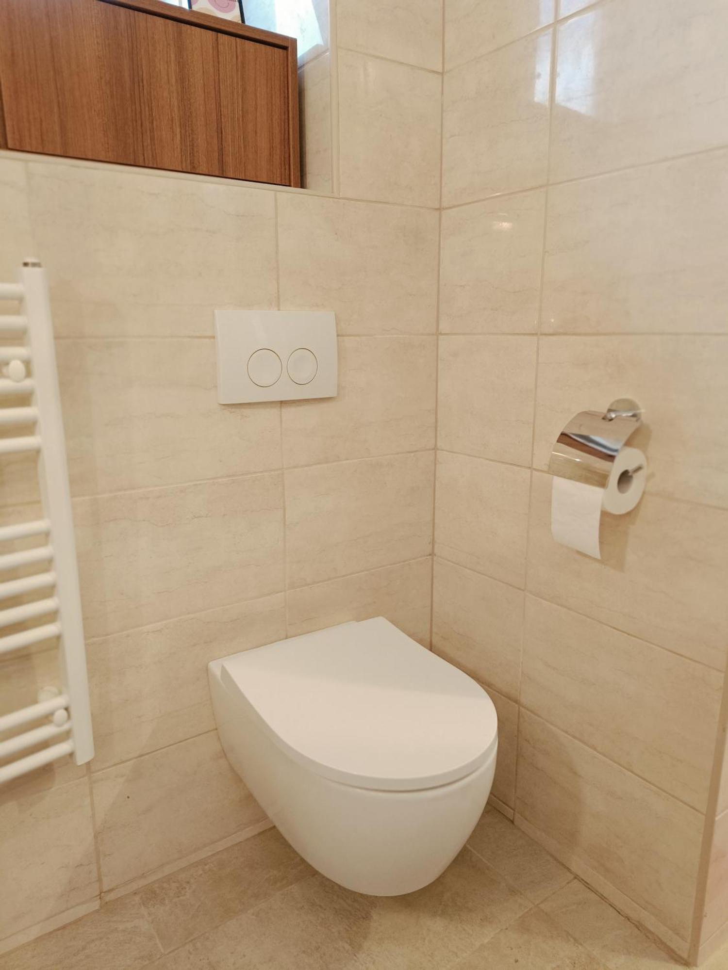 Flat In Historic Villa With Your Own Private Garden, Near City Park Boedapest Buitenkant foto