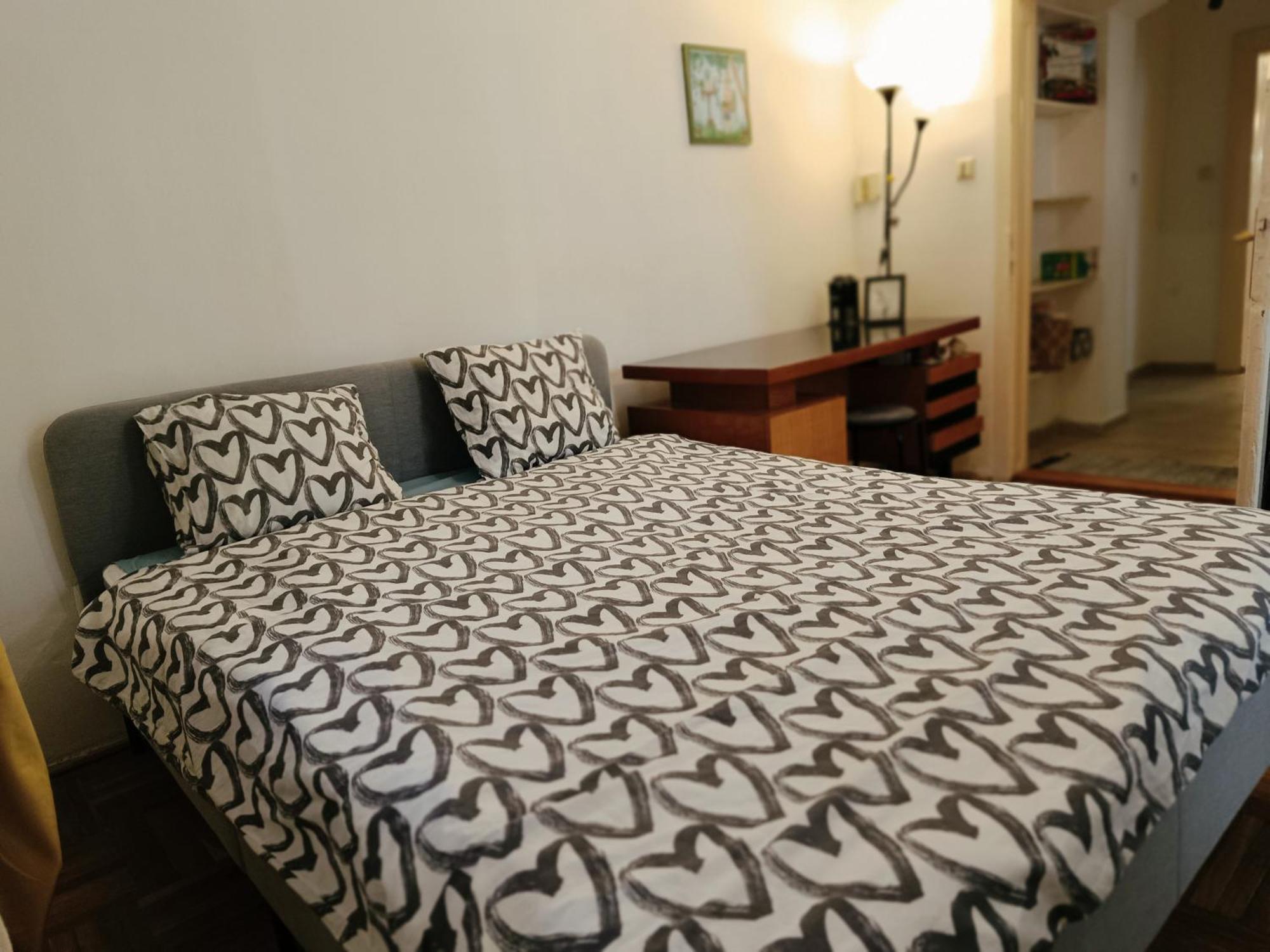 Flat In Historic Villa With Your Own Private Garden, Near City Park Boedapest Buitenkant foto